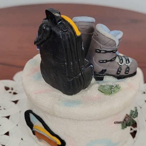 Vintage A. Richesco Corp Resin 3D Skiing Trinket Box 1980s Rare unique - Picture 17 of 17